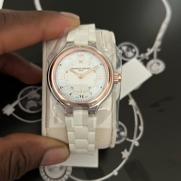 Frederique Constant Geneva HSW Quartz White and Rose Gold Watch main image 11